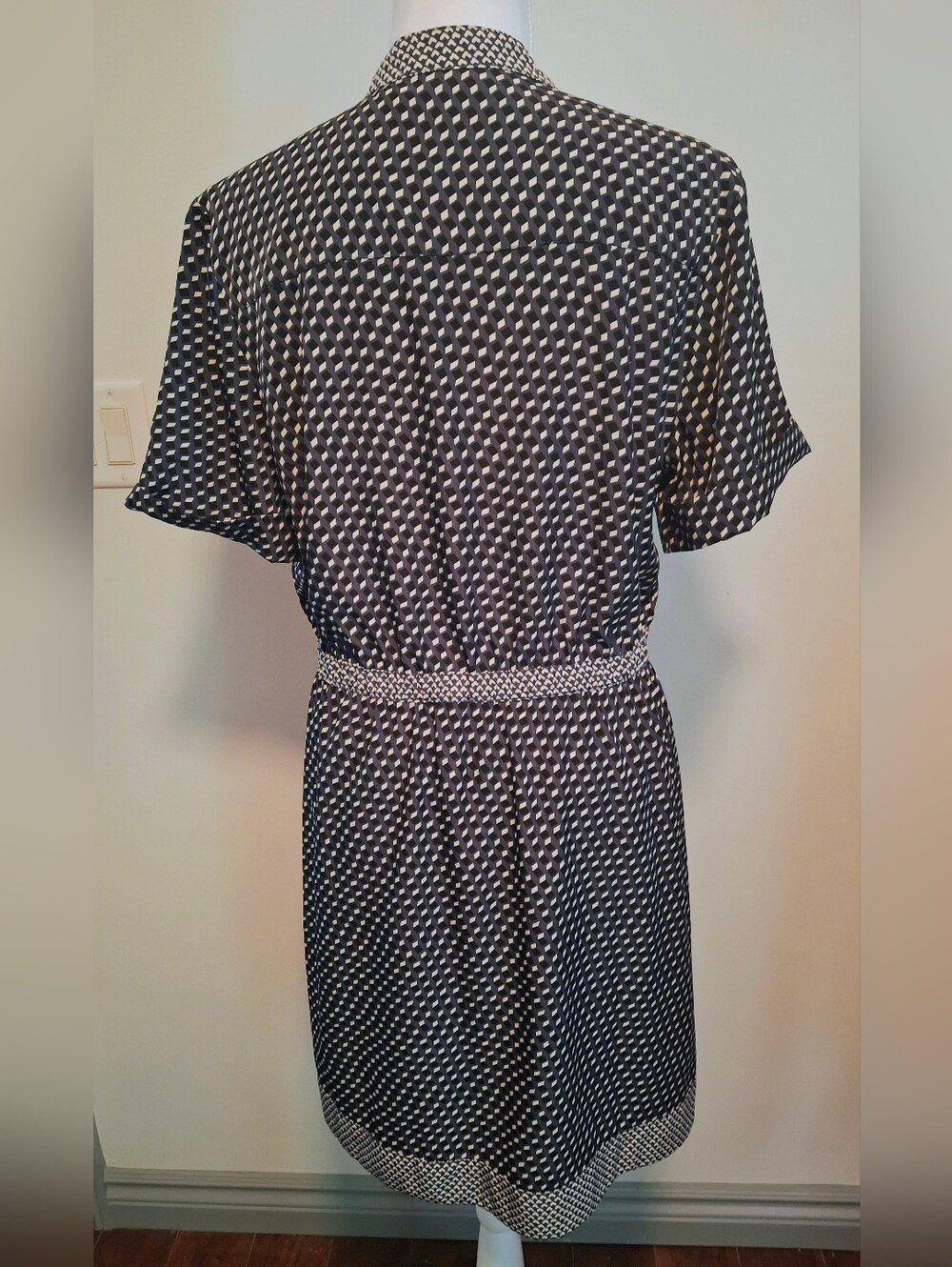 Sweet Smart Set Geometric Print  Elasticized Waist Dress. Ladies L. NWOT. - Picture 2 of 16